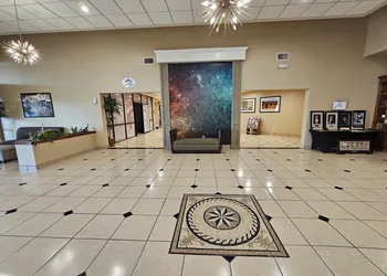 Clarion Inn & Suites Roswell hotel thumbnail 3