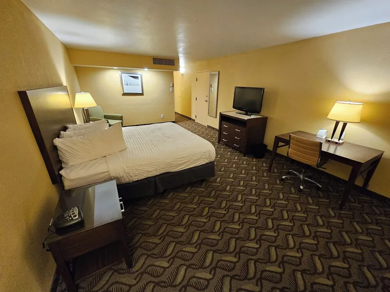 Clarion Inn & Suites Roswell hotel detail image 6