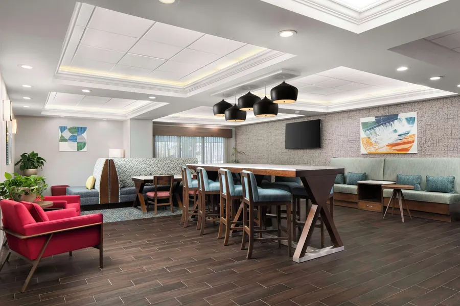Hampton Inn Chicopee/Springfield hotel detail image 2