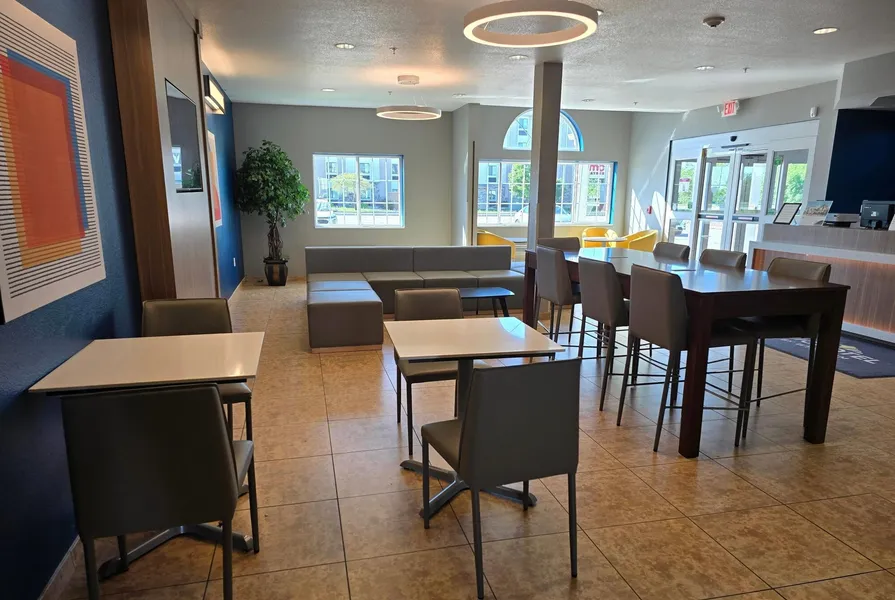 Microtel Inn & Suites by Wyndham Council Bluffs/Omaha hotel detail image 6