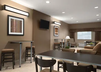 Sonesta Essential Fairmont hotel thumbnail 2