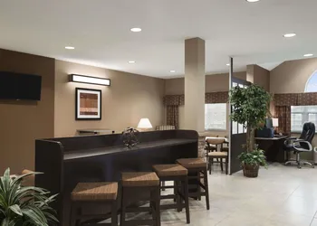 Sonesta Essential Fairmont hotel thumbnail 3