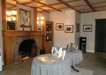 Carmel Wayfarer Inn hotel thumbnail 2