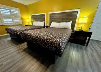 Carmel Wayfarer Inn hotel thumbnail 3