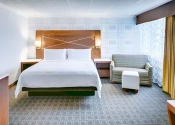 DoubleTree by Hilton Madison Downtown hotel thumbnail 6