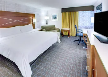 DoubleTree by Hilton Madison Downtown hotel thumbnail 7