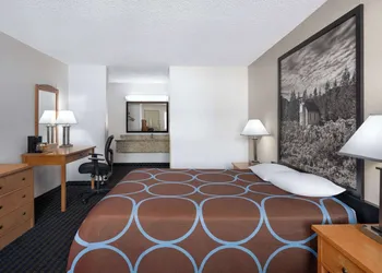 Super 8 by Wyndham Susanville hotel thumbnail 6