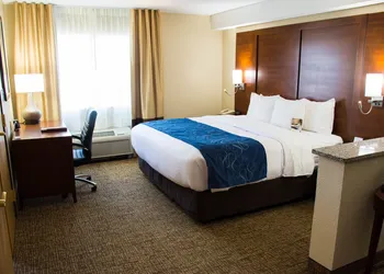 Comfort Suites El Paso Airport hotel thumbnail 8