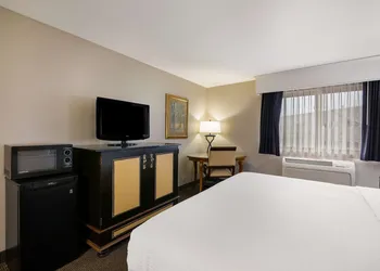 Revel Hotel Minot, SureStay Collection by Best Western hotel thumbnail 8