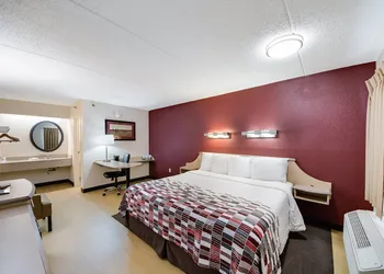 Red Roof Inn Laredo hotel thumbnail 6