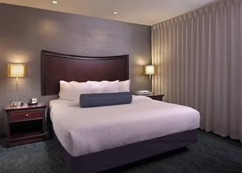 Springhill Suites Marriott Baltimore Downtown/Inner Harbor hotel thumbnail 4