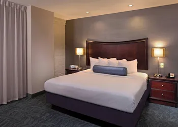 Springhill Suites Marriott Baltimore Downtown/Inner Harbor hotel thumbnail 5