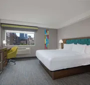 Hampton Inn & Suites by Hilton Toronto Downtown hotel detail image 7