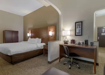 Comfort Suites Columbus State University Area hotel thumbnail 3