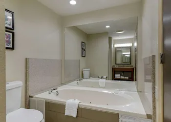 Comfort Suites Columbus State University Area hotel thumbnail 6