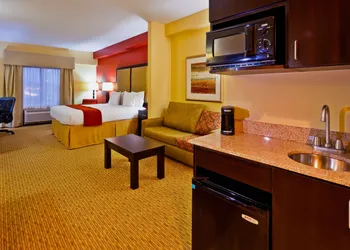 Holiday Inn Express Hotel and Suites Nashville-Opryland by IHG hotel thumbnail 7