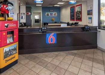Motel 6 Anaheim Maingate hotel thumbnail 2