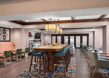 Hampton Inn & Suites Fresno hotel thumbnail 2