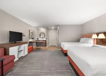 Hampton Inn & Suites Fresno hotel thumbnail 6