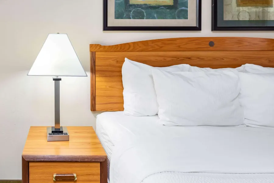 La Quinta Inn & Suites by Wyndham El Paso East hotel detail image 2