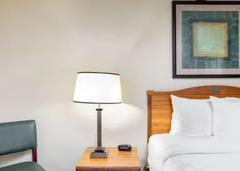 La Quinta Inn & Suites by Wyndham El Paso East hotel thumbnail 3