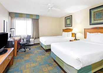 La Quinta Inn & Suites by Wyndham El Paso East hotel thumbnail 4