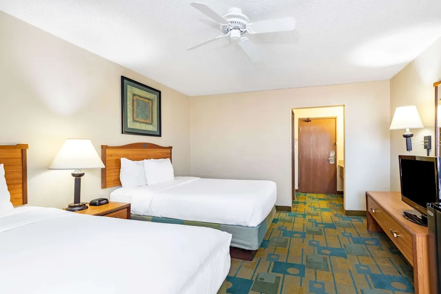 La Quinta Inn & Suites by Wyndham El Paso East hotel detail image 6