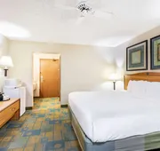 La Quinta Inn & Suites by Wyndham El Paso East hotel detail image 7