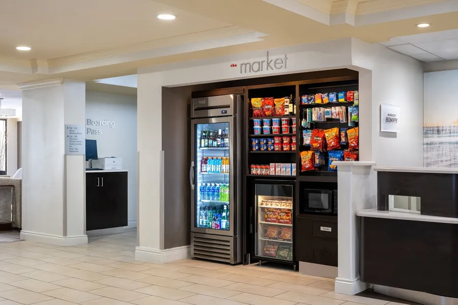 Courtyard by Marriott - Naples hotel detail image 2