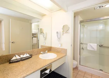 The Marina Inn on San Francisco Bay hotel thumbnail 8