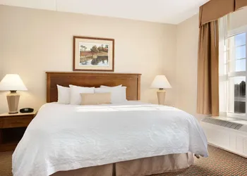 Hampton Inn & Suites Providence/Warwick-Airport hotel thumbnail 5