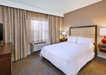 Hampton Inn & Suites Providence/Warwick-Airport hotel thumbnail 8