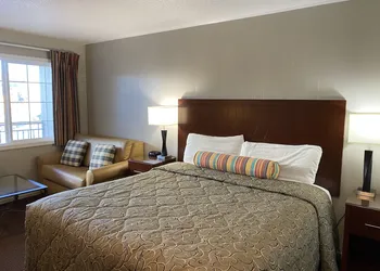 Travelers Inn Eugene University hotel thumbnail 3