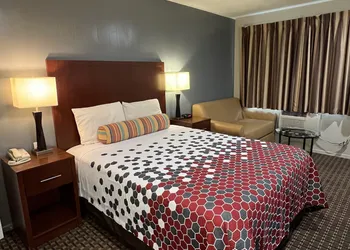 Travelers Inn Eugene University hotel thumbnail 5