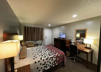 Travelers Inn Eugene University hotel thumbnail 6