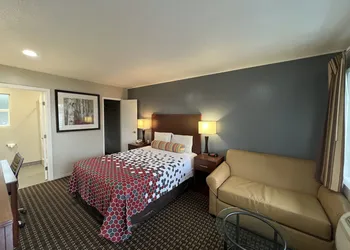 Travelers Inn Eugene University hotel thumbnail 7