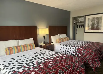 Travelers Inn Eugene University hotel thumbnail 8