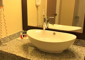 Ramada by Wyndham Anchorage hotel thumbnail 8