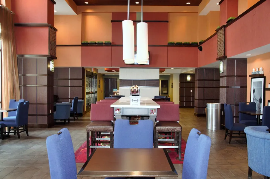 Hampton Inn & Suites Cincinnati/Uptown-University Area hotel detail image 2