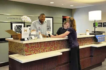 Hampton Inn & Suites Cincinnati/Uptown-University Area hotel thumbnail 5