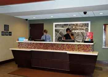 Hampton Inn & Suites Cincinnati/Uptown-University Area hotel thumbnail 3