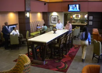 Hampton Inn & Suites Cincinnati/Uptown-University Area hotel thumbnail 4