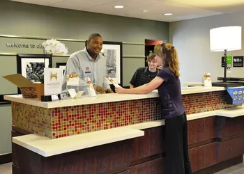 Hampton Inn & Suites Cincinnati/Uptown-University Area hotel thumbnail 5
