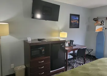 Quality Inn Grand Rapids Near Dowtown hotel thumbnail 6