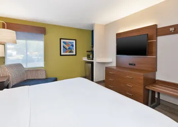 Holiday Inn Express Waldorf by IHG hotel thumbnail 6