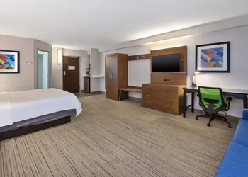 Holiday Inn Express Waldorf by IHG hotel thumbnail 7