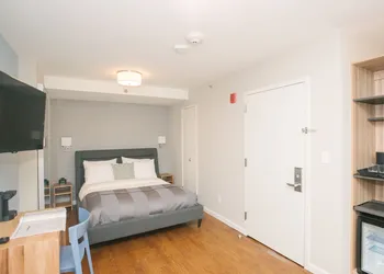 Hotel 32 32 hotel thumbnail 5
