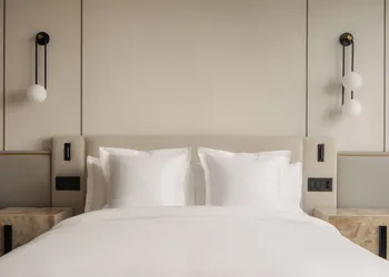 Four Seasons Hotel Toronto hotel thumbnail 2