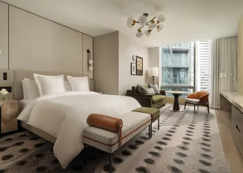 Four Seasons Hotel Toronto hotel thumbnail 3