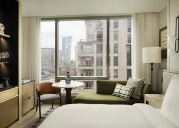 Four Seasons Hotel Toronto hotel thumbnail 8